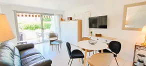 Soothing bright two-room apartment with terrace near the beaches - Image 2