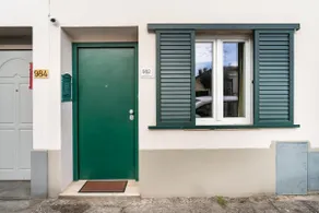 Modern House with Courtyard, 3 Bedrooms - Image 4