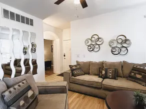 Convenient Chandler Getaway - Image 3