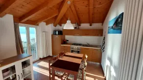 Lake Light Attic with Parking and A/C - Image 5