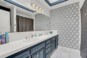 Al's Place - Image 4
