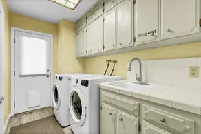 Al's Place - Image 3