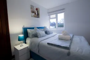 Family House near Farnborough Airport, Free Parking - Image 4