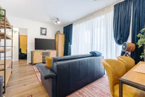 Dandelion Loft Apartment - Image 2