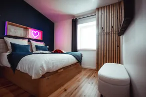 French Kiss - Love Room by Primo Conciergerie - Image 5