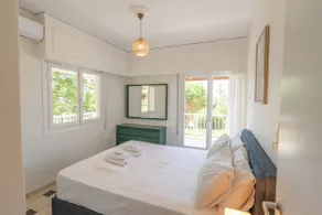 Beachfront Lagonisi Apt 1 Minute From Grand Resort - Image 3