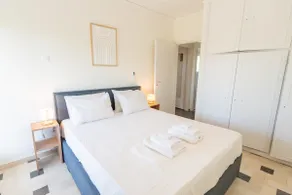 Beachfront Lagonisi Apt 1 Minute From Grand Resort - Image 2