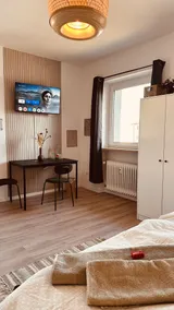Netflix • Parking • Kitchen • Bathroom - Image 5