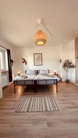 Netflix • Parking • Kitchen • Bathroom - Image 3