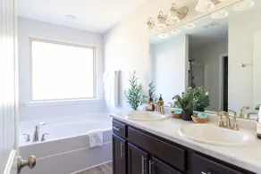 Family & Pet Friendly Retreat - Backyard & Patio - Image 3