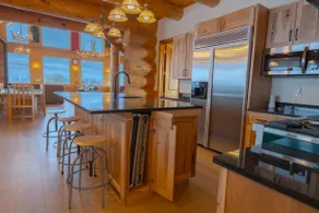 Hilltop log estate: Sleeps 16, 360° views - Image 5