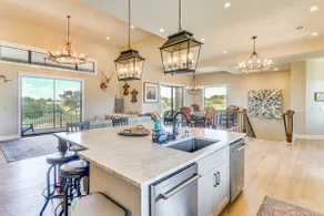 Stunning Twin Hills River Ranch - Image 5