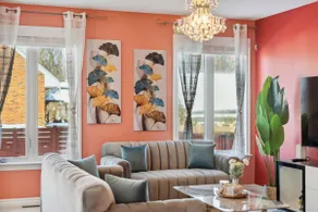 *NEW* Luxury & Cozy Home in Central Location - Image 3