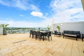 Harbour Haven Penthouse: Marina view, Balcony, BBQ - Image 4