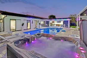 Luxe Resort | Heated Pool, Hot Tub | PS5 | Volley - Image 4
