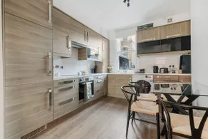 2Bed 3Bath Family Flat in SW1P - 6ppl - Image 2