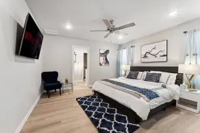 Stylish Charming 3BD/2BA King bed close to TexTech - Image 5