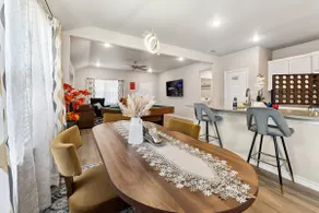 Stylish Charming 3BD/2BA King bed close to TexTech - Image 3