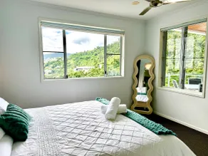 Blue Emerald Apartment “Beautiful Panoramic Views” - Image 5