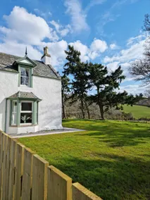 Darris Farmhouse - Image 2