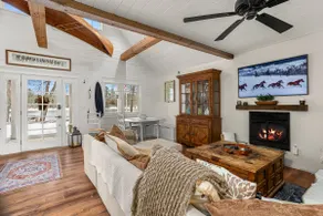 Home on Hudson Saratoga Springs Fall Wedding Stay - Image 4