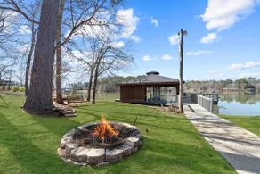 4bd/3bth, Sleeps 14, Pool Table, Fire pit + More! - Image 3