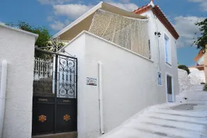 Elen's Island House - Image 3