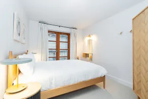 Cosy Downtown Apartment in a Prime Location - Image 2