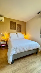 Air-Conditioned Studio Apartment, Pond View - Image 2