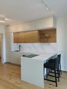 free private Parking, central location, Nuslesky Pivovar sunset balcony home, - Image 5
