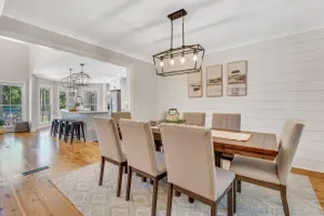 Beautiful Spacious Remodeled Private House w/Pool! - Image 4