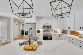 Beautiful Spacious Remodeled Private House w/Pool! - Image 5