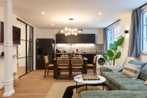 Urban Wave Apartment II - Image 3