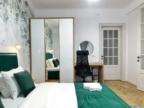 Golden Forest King Bed | Calea Victoriei |Old Town - Image 3