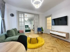 Golden Forest King Bed | Calea Victoriei |Old Town - Image 2