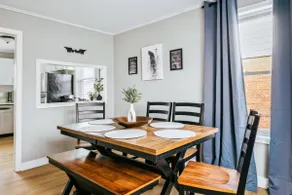 Charming & Cozy Getaway - A Heroic Stay Awaits! - Image 4