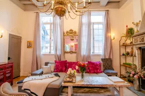 NYC Views • Unique Decor • 10 Min to NYC - Image 2