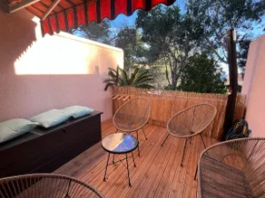 Beach on foot • 5 beds • Terrace & parking - Image 4