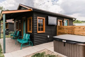 Drifter Cabin|Riverview+ Sauna+ HotTub+ Pickleball - Image 2