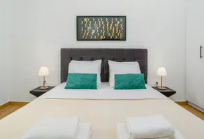 Coastal Charm Elegant 1BR at Marina Zea Piraeus - Image 2
