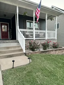 Beautiful & Airy Retreat with Lots of Character - Image 2