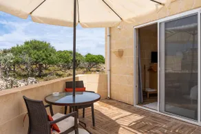 1 Bedroom House with Cave - Image 2