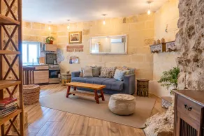 1 Bedroom House with Cave - Image 5