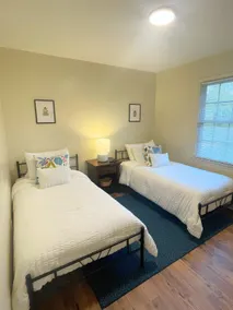 Dog-Friendly Stay Near Downtown & Airport - Image 5