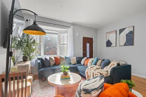 3Bd 3FullBath|Mins to Manhattan |City Gem - Image 2