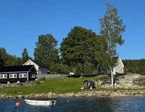 Unique property with sauna by the lake - Image 5