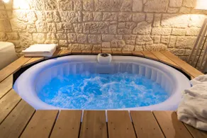 The Honeymoon - Jacuzzi - Sedan (La SuiteV) - Image 5