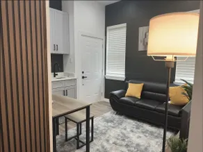 Charming Studio Suite – Cozy & Private! - Image 4