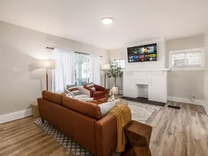 Oakwood Charm | Family-Friendly 3BR Getaway - Image 2