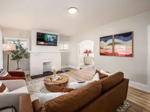 Oakwood Charm | Family-Friendly 3BR Getaway - Image 4